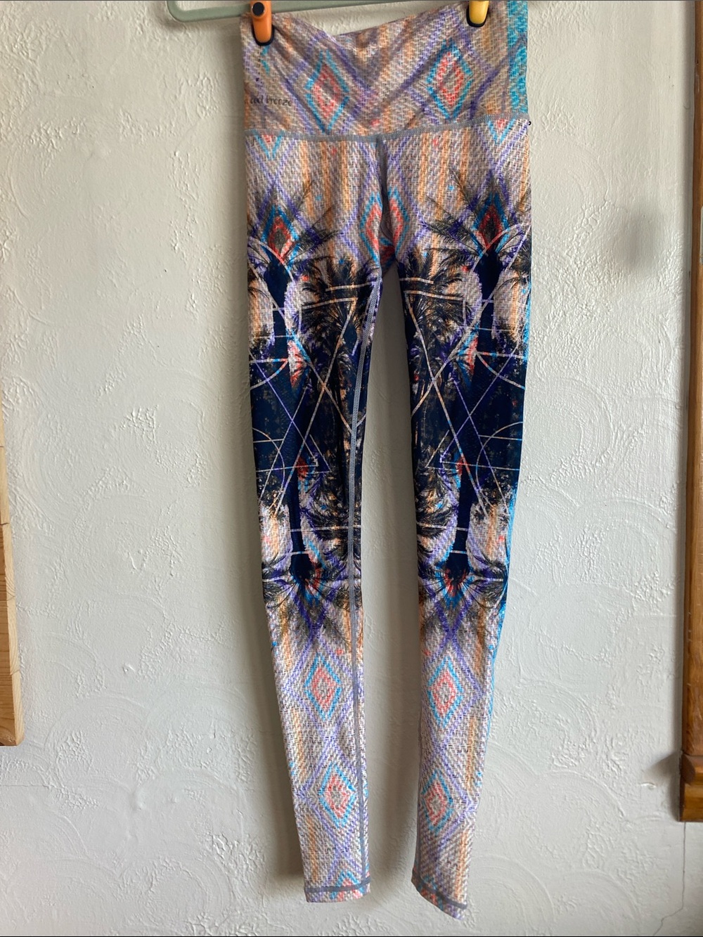 High-Waist Printed Leggings in Blue and Pink Geometric Palm Design